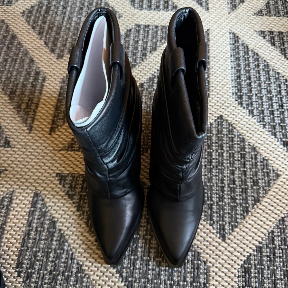 D'Amelio Footwear Savella Black Leather Slouchy Western Booties Size 9M - Picture 7 of 10